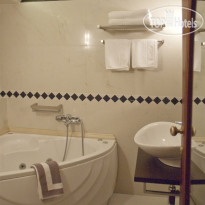 Antica Dimora Suites Bathroom with bathtube ( jacuz