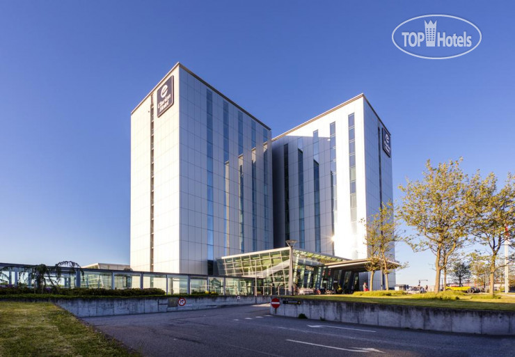 Фотографии отеля  Clarion Hotel Copenhagen Airport 5*