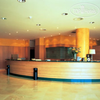 Hotel City Express Santander Parayas reception