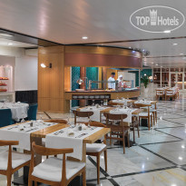 H10 Cambrils Playa Buffet Restaurant with show-co