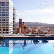 Expo Hotel Barcelona Piscina