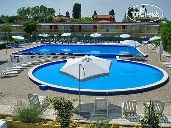 Фотографии отеля  Blue Marlin Village 2*