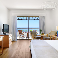 Coral Beach Hotel & Resort Sea View Room