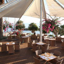 Coral Beach Hotel & Resort The deck