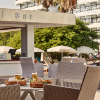 Grecian Bay Hotel Grill Bar