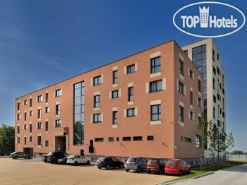 Фотографии отеля  Melrose Apartments 3*