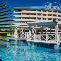 Crystal Admiral Resort Suites & SPA 