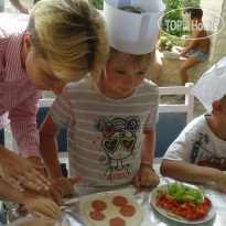 Concordia Celes Hotel Дети делают пиццу