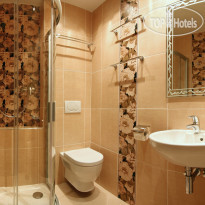 Green Garden Hotel bathroom