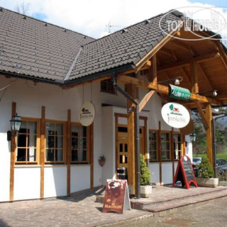 Фото отеля Lake House Inn 3*