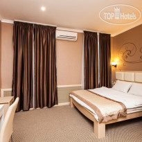 TriVa Hotel 