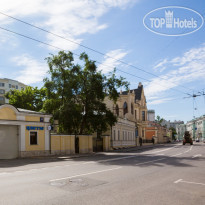 Hotel Ecotel Moscow (closed) Вид с улицы Большая Полянка