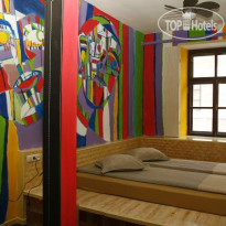 Artistic Artel 