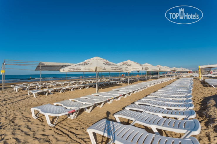 Пляж в Marsealan Resort Hotel 3*