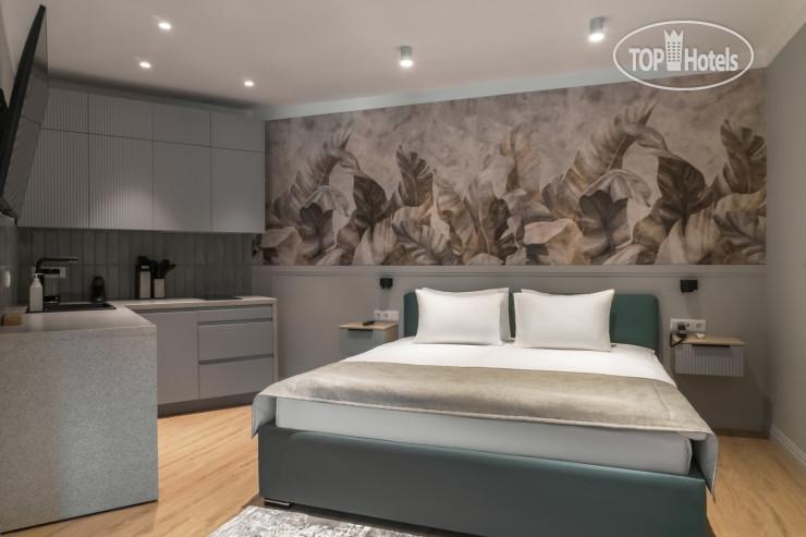 FarFour Inn & Suite