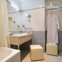 Business-hotel Senator Ванная комната люкса.