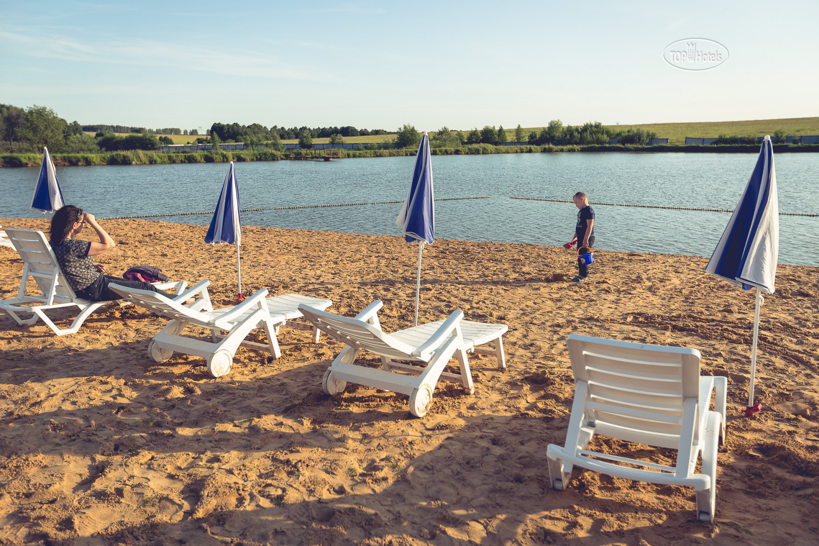 пляж на пироговском водохранилище