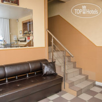 Alexandro House