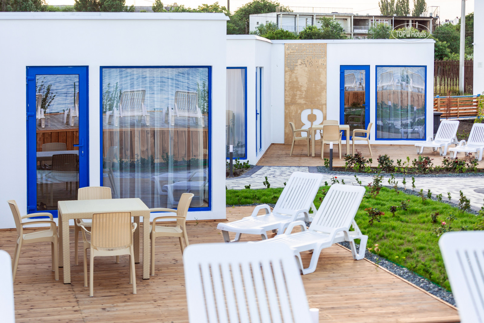 Курортная 40. Гостевой дом «м» сайт. Санторини отель каскад. Санторини отель каскад. Феодосия ул.