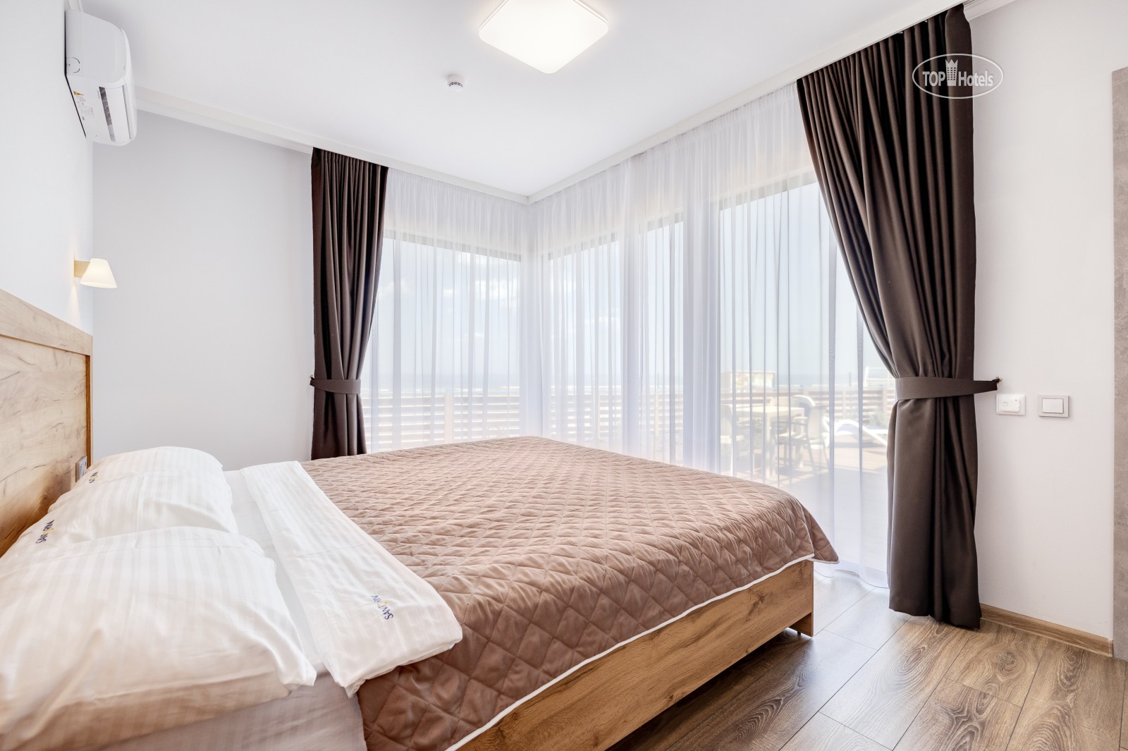 Феодосия, ул. Отель санторини феодосия камышовая. Феодосия ул. Курортная 40. Феодосия ул курортная 40 на карте.