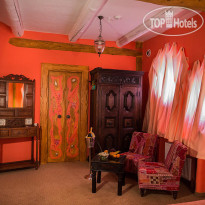 Luxury House Eco-hotel & Spa 