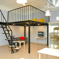 Husky Hostel 