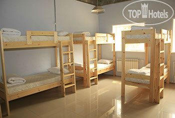 Фотографии отеля  Husky Hostel 