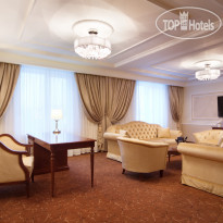 Radisson Hotel Ulyanovsk King Deluxe Suite