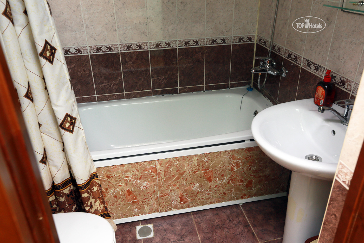 Кафель в ванну махачкале. Сырдарьинский кафель. Джакузи анапа. Ванная махачкала. Кафельщик махачкала.
