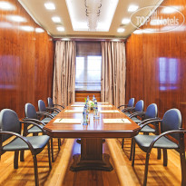 East Gate Hotel Meeting room London