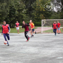 Оздоровительный комплекс Московского Метрополитена Футбольная площадка.