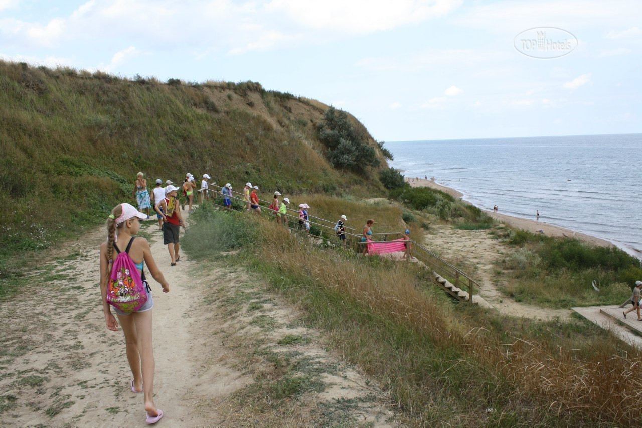 Посёлок кучугуры краснодарский край море. Посёлок кучугуры краснодарский край. Мидийное место кучугуры. Тамань поселок кучугуры. Темрюк кучугуры.