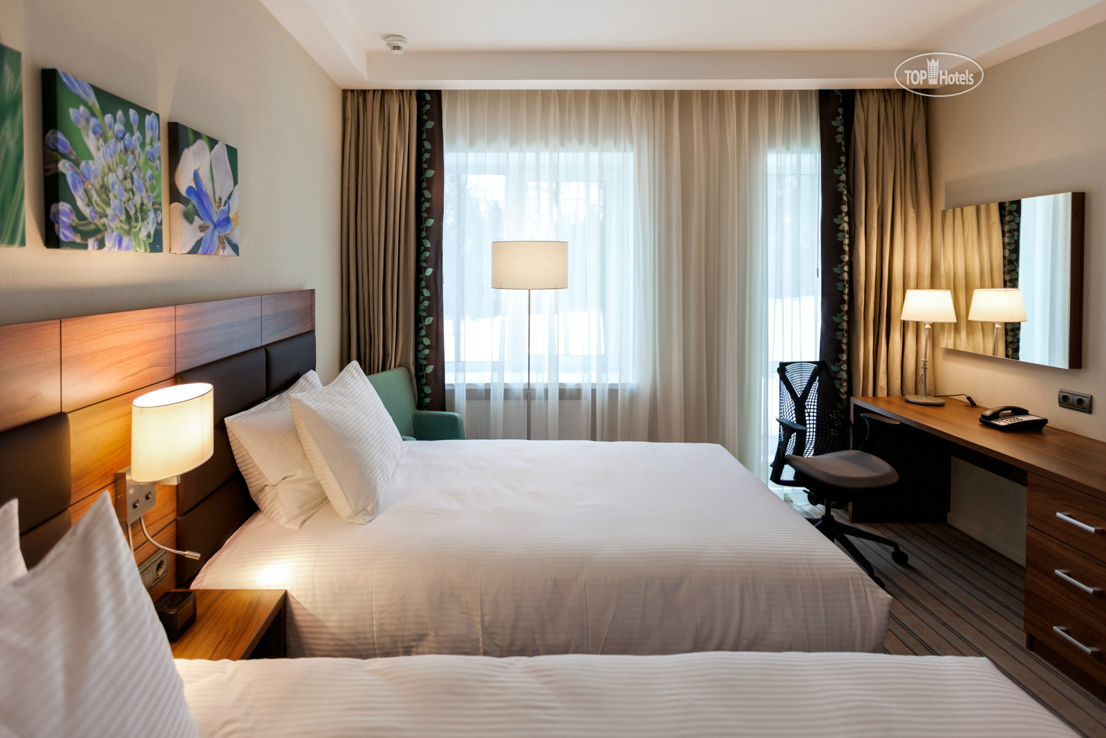 Garden inn moscow. Hilton Garden Inn Moscow новая Рига. Отель Хилтон Нью Рига Москва. Hilton Garden Inn Moscow New Riga 4*. Отель Хилтон Истра.