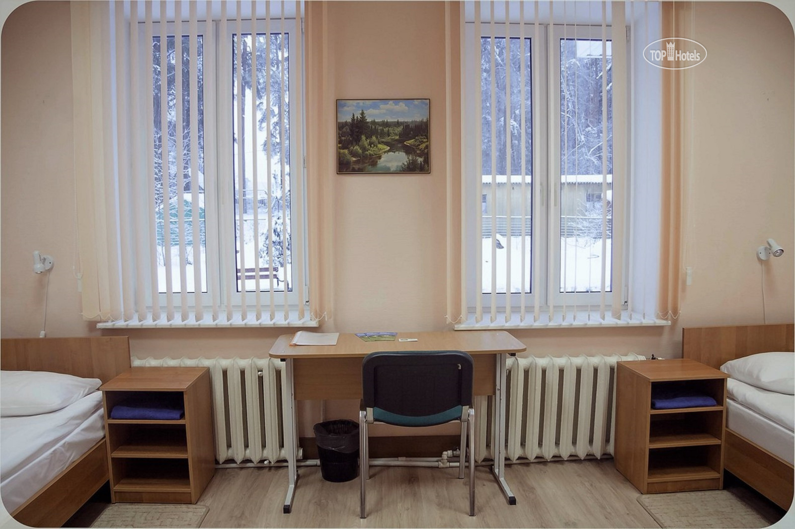 Общежитие в бору. Хуторок сосновый бор. Общежитие в бору. Колледж малого бизнеса общежитие. Комната в общежитие в сосновом бору.