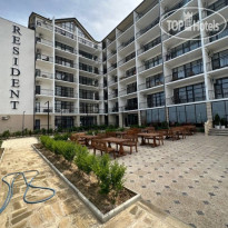 Resident Plaza 