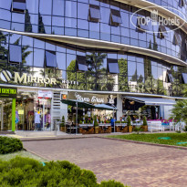 Mirror Residence
