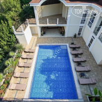 The White Residence 
