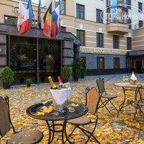 Aglaya Hotel & Courtyard внутренний дворик