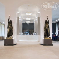 Oktyabrskaya Hotel