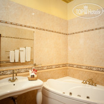 Marco Polo Saint-Petersburg Bathroom of Luxury Suite "Marc