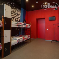 Racing Paradise Hostel 