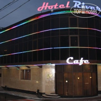 River Hotel 