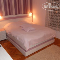 Ivet Guest Rooms 