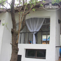 Zora Guest House  2*