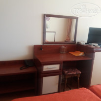 Yuzhni Noshti DBL- desk
