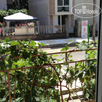 Kazlarov Guest House