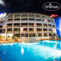 Bohemi Hotel at night