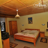 Santo Family Hotel  