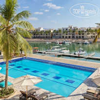 Основной бассейн в Juweira Boutique Hotel 4*