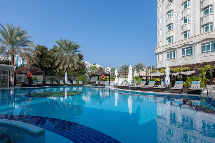 Фотографии отеля  Radisson Blu Hotel, Muscat 4*